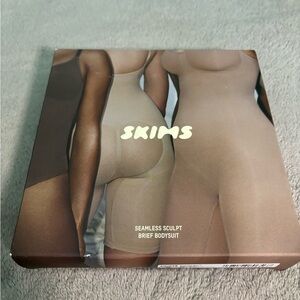 SKIMS new in box. Large seamless sculpt brief bodysuit.
